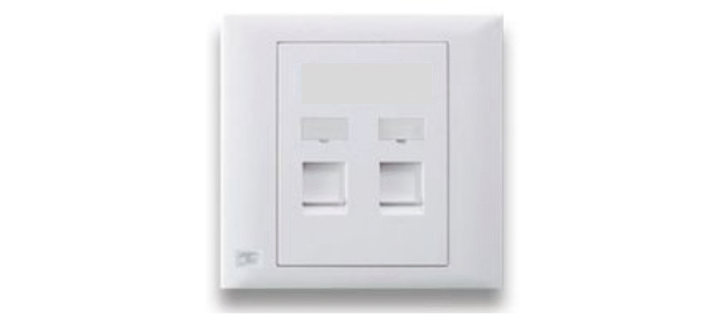 UK SINGLE GANG SHUTTERED FLUSH FACEPLATE